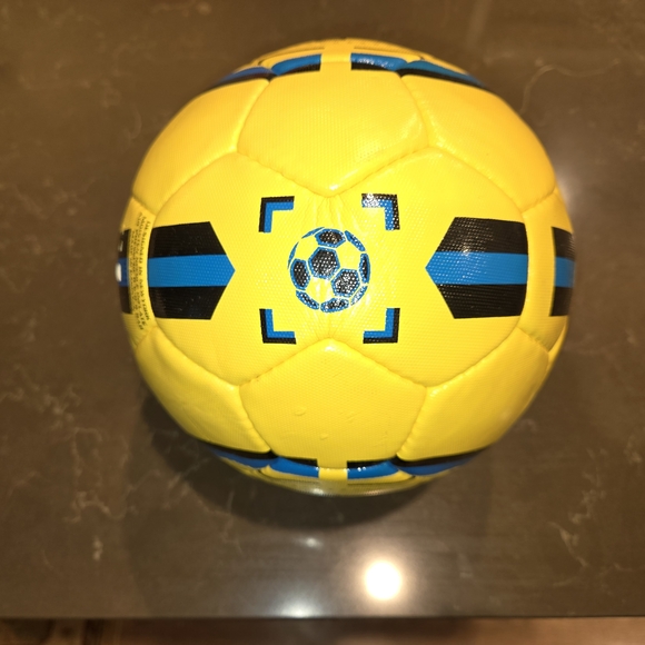 Smart Soccer Ball - Yellow - Picture 2 of 3